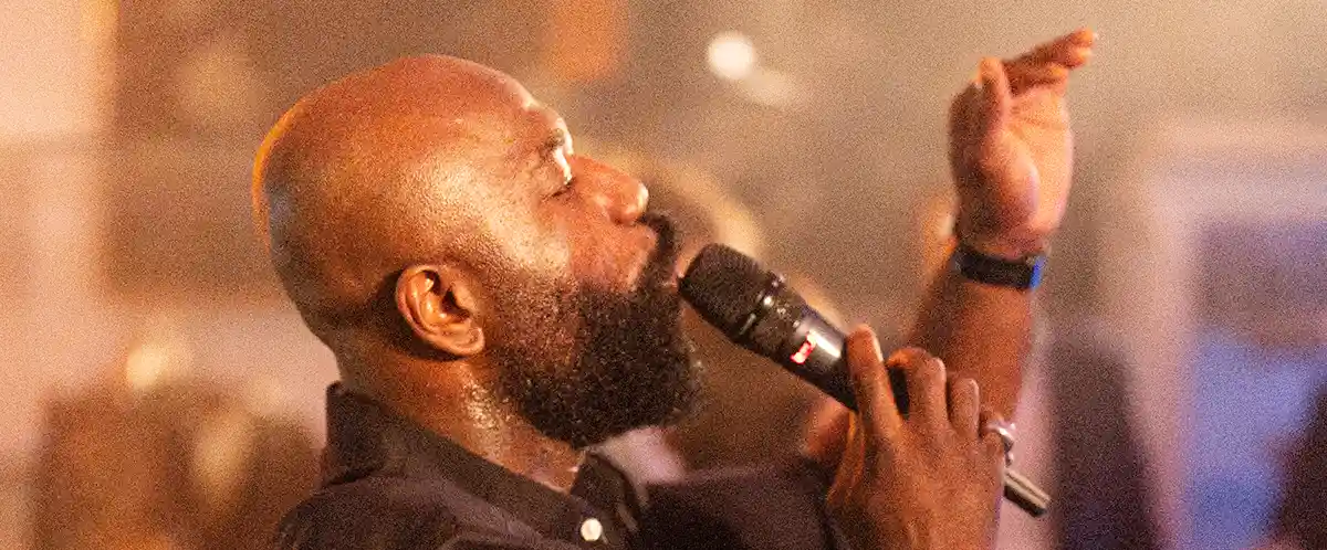 Hochzeitsfeier Band Sänger